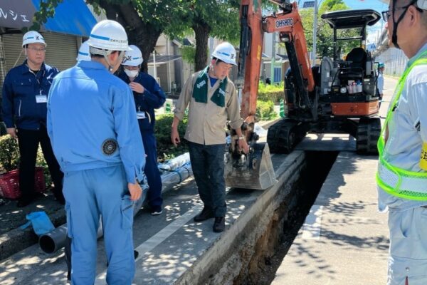 尼崎市長視察_尼崎市_配水管布設工事