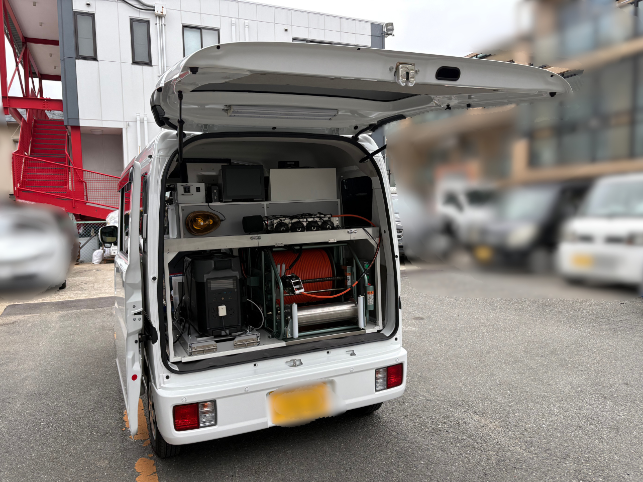 上水用管内カメラ車